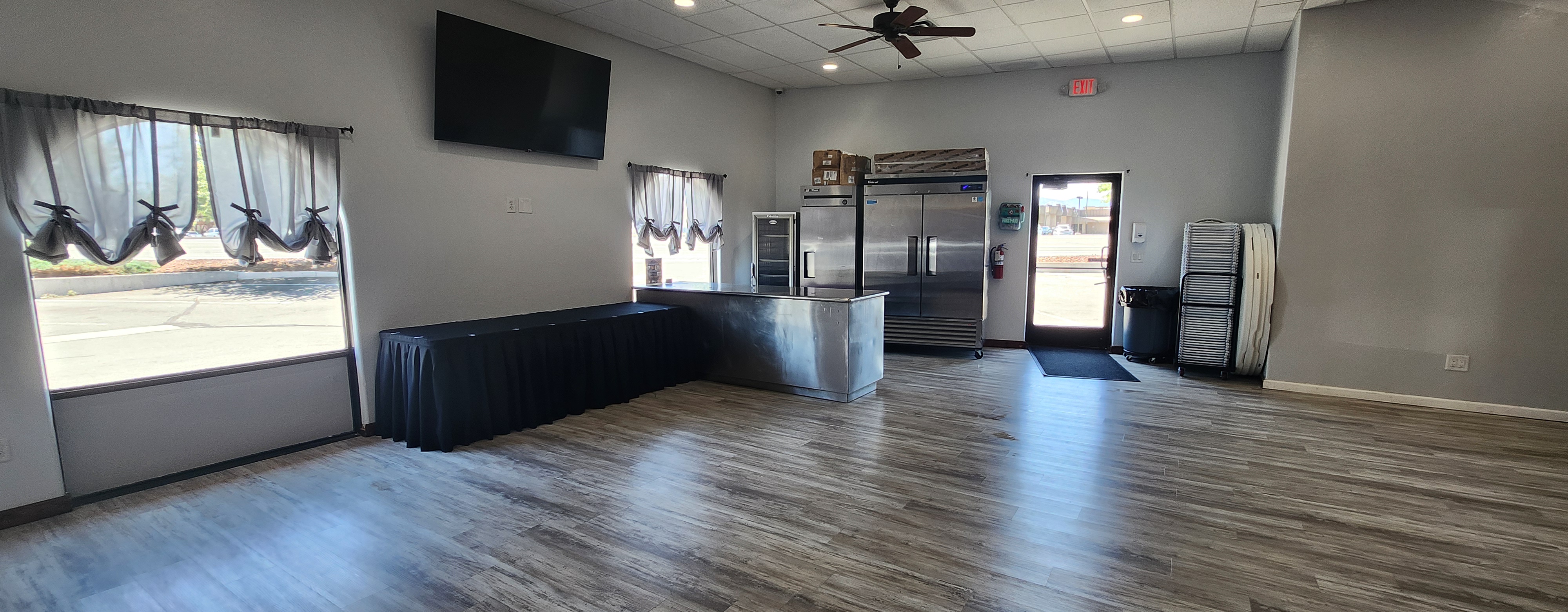 Event gathering with guests